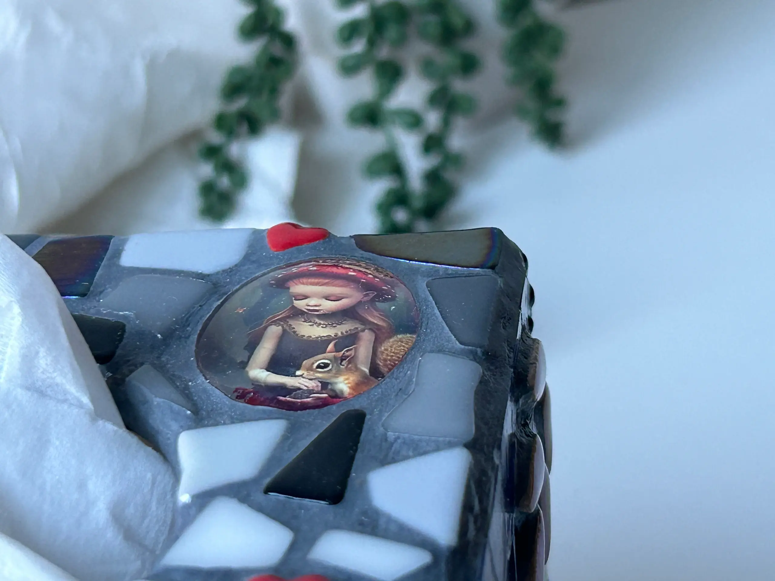 Image - Macro texture du cabochon de la Mosabox Alice.