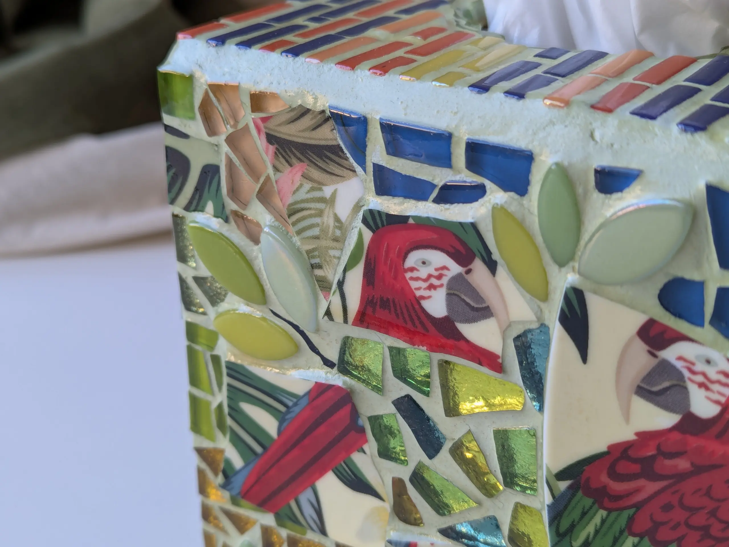 Image - Macro texture de faïence de la Mosabox douanier rousseau.